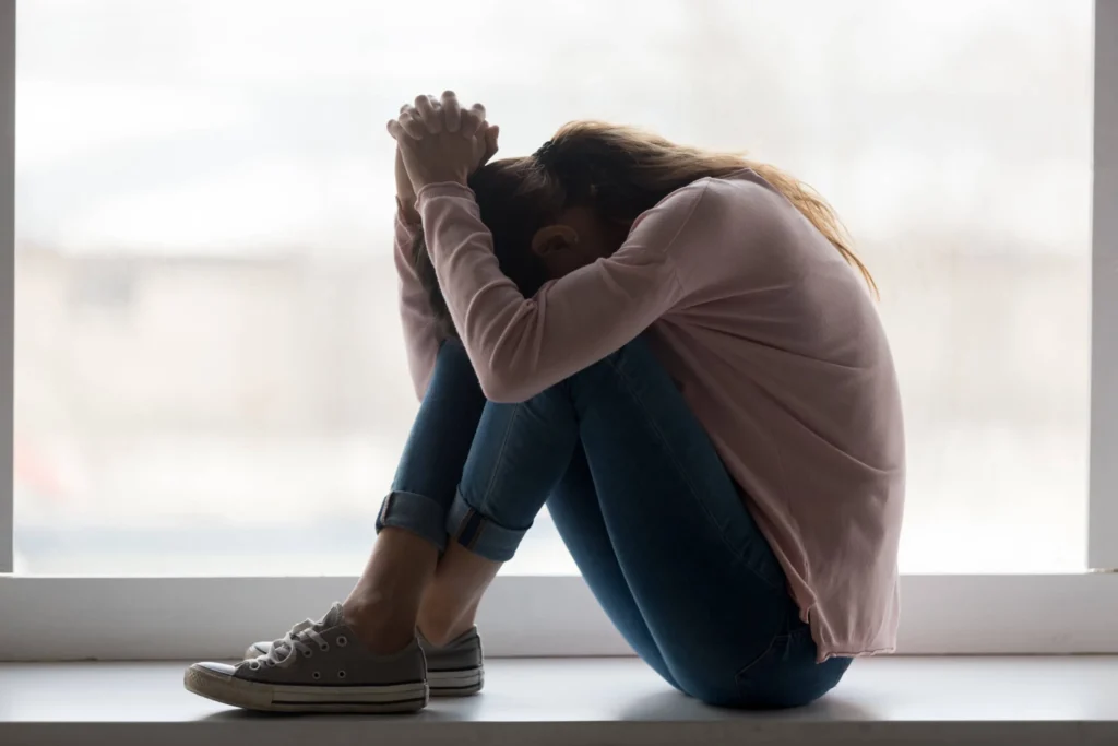 Depressionen drücken sich durch Symptome wie Antriebsmangel, Hoffnungslosigkeit oder Ermüdung aus. 