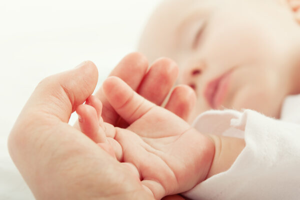 Beitragsbild - Osteopathie und Babyschlaf: Tipps für besseren Schlaf und Entspannung