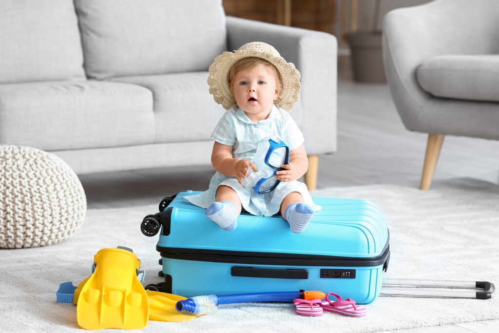 Urlaub mit Baby geplant? Osteopathen können dabei unterstützen, damit die Reise mit Baby und Kleinkind ein bisschen angenehmer verläuft.