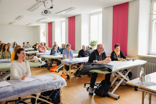 Beitragsbild - Osteopathie Fortbildung: Mentale Stabilität und professionelle Abgrenzung im therapeutischen Alltag