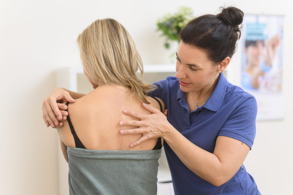 Osteopathische Behandlung in den Wechseljahren: Eine individuelle Behandlung kann Frauen dabei unterstützen, ihren Körper in dieser Lebensphase bewusster wahrzunehmen.